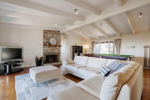 Mount Martha House | Port Philip Panorama - Bayview Retreat and Pool Bliss
