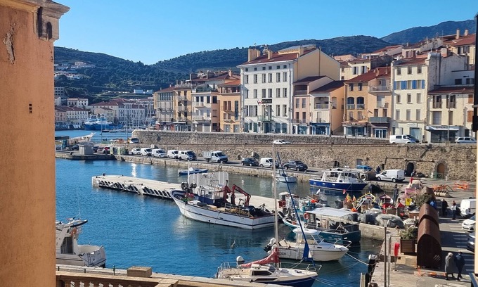 Port-Vendres Apartment | Port-Vendres - 2-Bedroom Apartment with Parking and WIFI