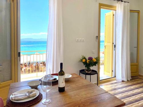 Aegina Town Apartment | Port view apartment Aegina