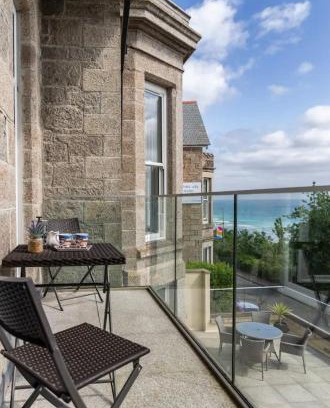 St Ives Apartment | Porthminster View Luxury Sea Views Balcony, Parking, Pool, Spa & Gym