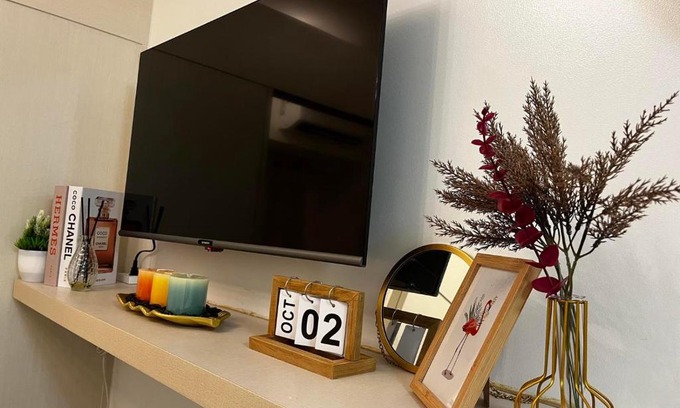 Las Pinas Apartment | Posh 1BR @ SM Southmall w/100mbps and Netflix