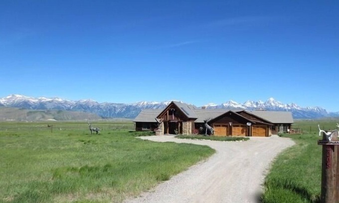 Jackson Hole House | 'Possibly the Most Desirable House Rental in Jackson Hole'-Elk Refuge Ranch Home