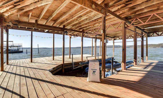 Graford House | Possum Kingdom Lake House w/Shared Dock & Hot Tub