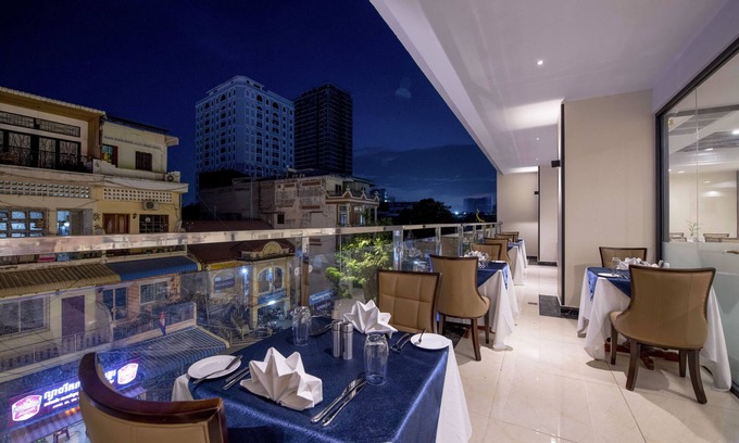 Phnom Penh City Centre Hotel | Poulo Wai Hotel, Trademark Collection by Wyndham