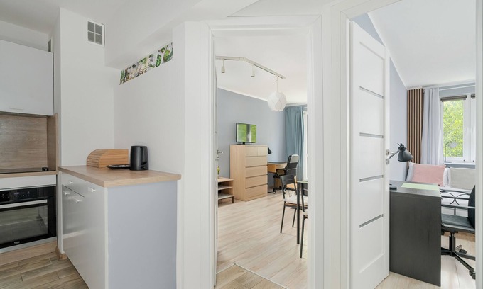 Stare Miasto District Apartment | Poznan Apartment With 2 Desks by Renters