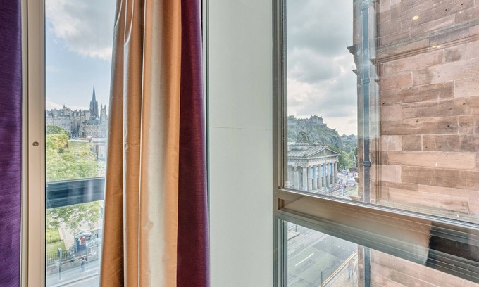 New Town Hotel | Premier Inn Edinburgh Cc Waverley