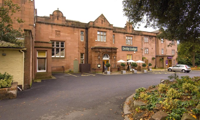 Huyton Hotel | Premier Inn Liverpool - Roby