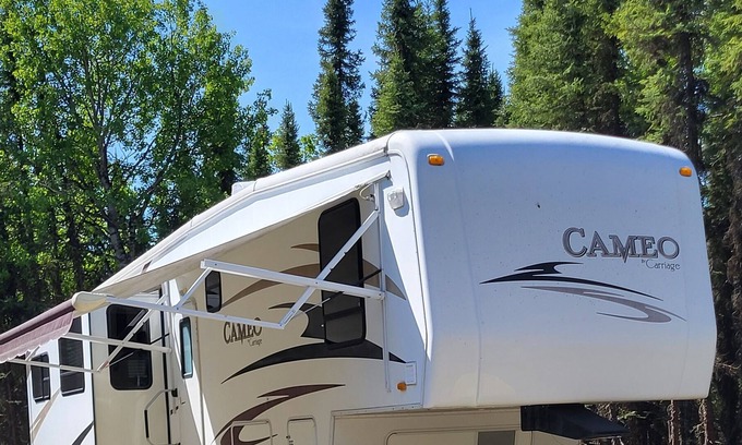 Funny River Cabin | Premium Alaskan 5th wheel in Private setting
