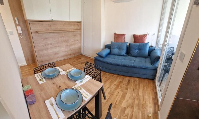 Meterize Apartment | Premium Studio Apartment