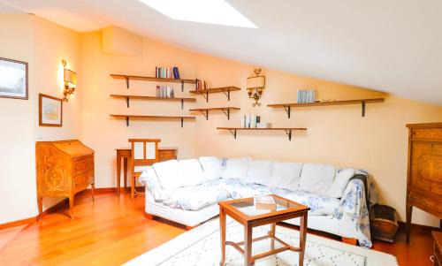 Pistoia Apartment | PRESTIGE APARTMENT NEAR THE CENTRE - with Balcony, Wi-Fi