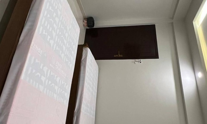 Karachi Apartment | Prestige Comfort Apartments Separate Lounge With Newly Bath With Reception
