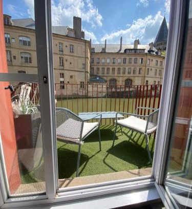 Les Iles Apartment | Prestige Romantique "Comme a Venise" avec terrasse sur la Moselle en plein centre historique du quartier des îles de Metz - parking inclus - CHANGEMENT DE GESTIONNAIRE