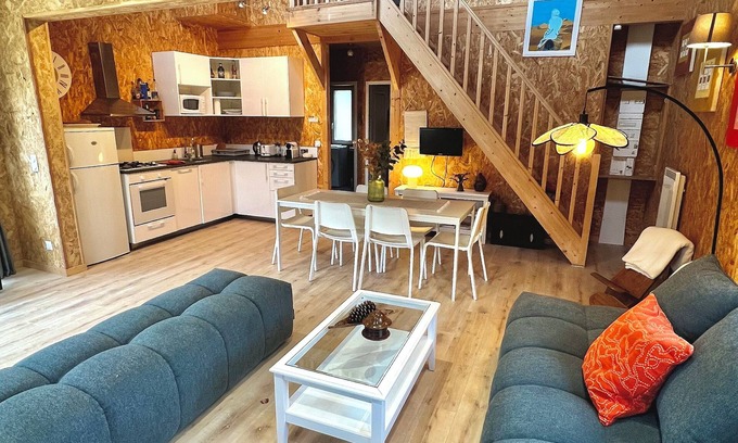 Vendays-Montalivet Ski Chalet | Pretty Wooden Chalet - 3 min walk from the ocean 🌊