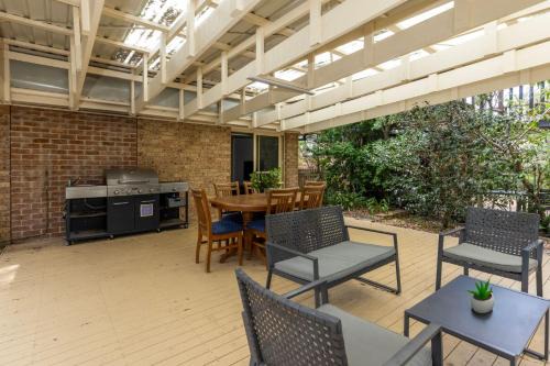 Callala Bay House | Prez Cote La Plaz - Pet Friendly -1 Min Walk to Beach