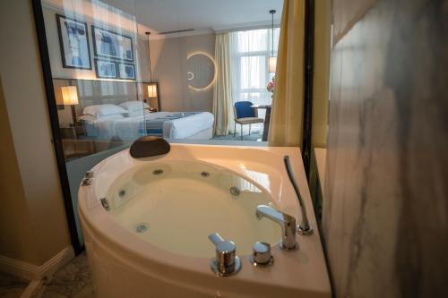 Ash Shati Hotel | Prime Al Corniche Hotel