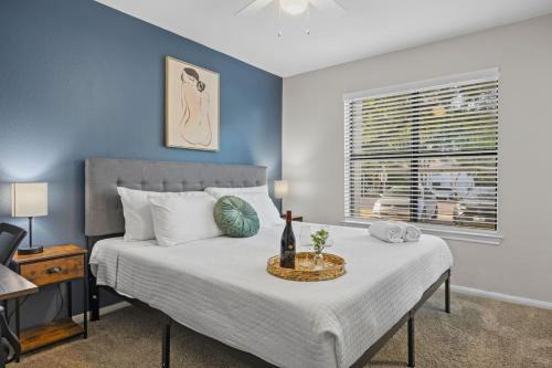 Pleasant Valley Apartment | Prime Location, 2 mins to Airport, 5 mins to Dwntn