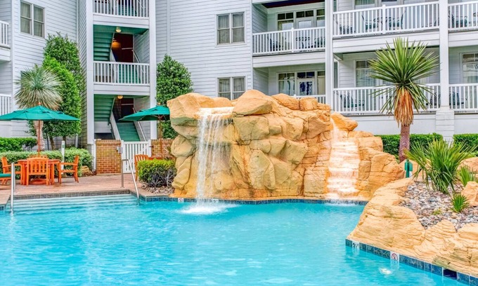Northeast Virginia Beach Resort | Prime Location! 2 Sleek Units, Atlantic Ave Property Across from Beach, Pool