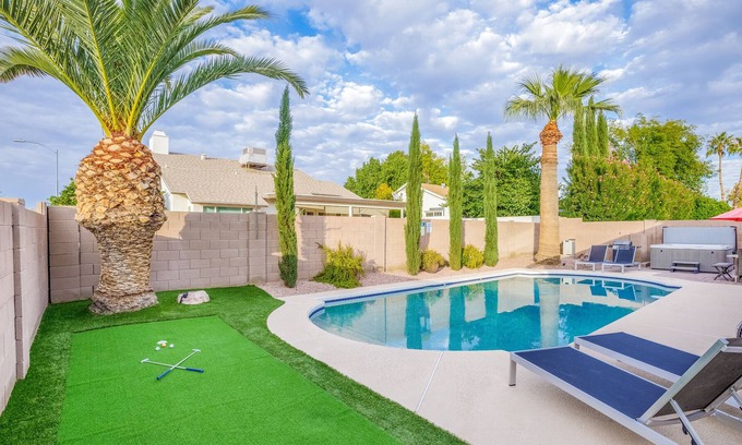 Sunset Ridge House | Prime Location, Heated Pool, Relaxing Hot Tub, Fun Game Room, Putting Green