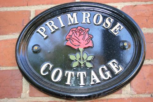Albury House | Primrose Cottage