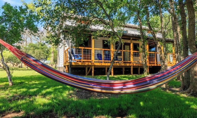 Fredericksburg House | Primrose Waterfront with Hot Tub