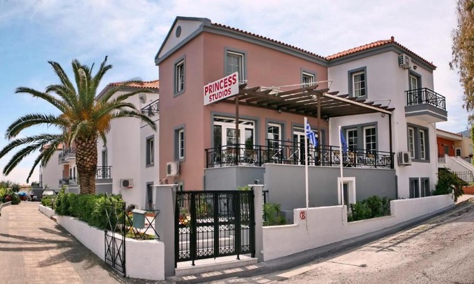 Neapoli Apartment | Princess Studios Mitilini