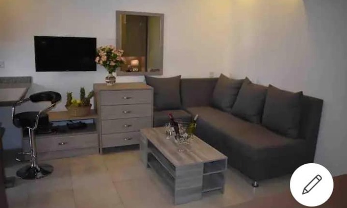 Kokomlemle Apartment | Prisam Lodge