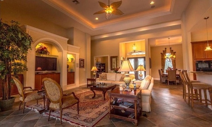 The Majors House | Pristine Estate Pool Home w/5 Star CLUB. Pets welcome.