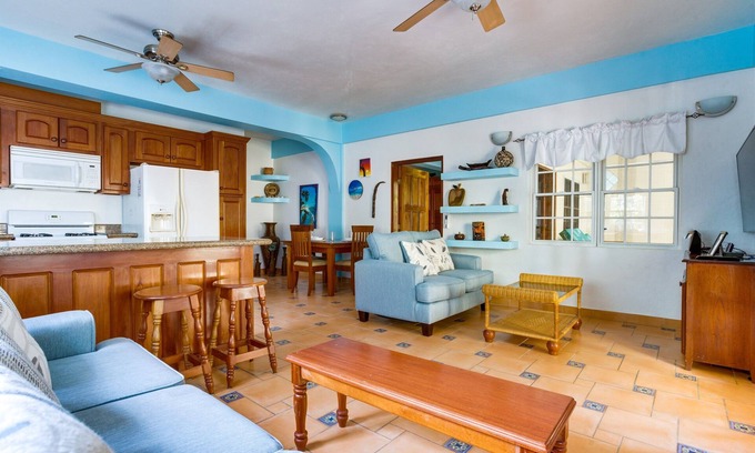 Placencia Villa | Private 2BR Villa with Shared Pool, Beach on site