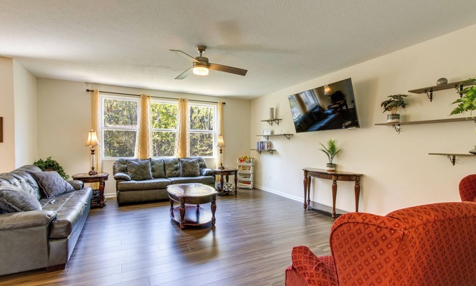Johnstown House | Private Backyard! Spacious Home 25 Mi to Columbus