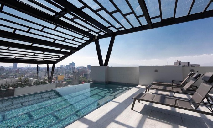 Colonia Roma Apartment | Private Balcony Infinity Pool & Rooftop in La Roma - Queretaro