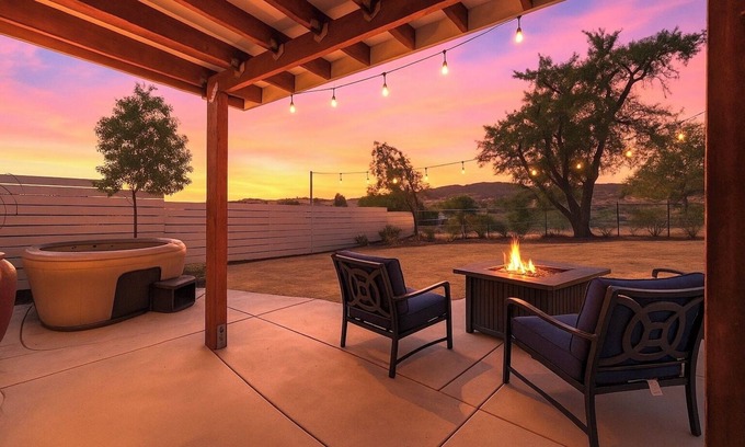 Paso Robles House | Private Barn-Style Guesthouse in Paso Robles Wine Country with Hot Tub