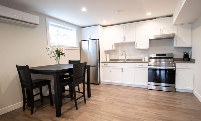 Campbell River House | Private basement suite near all levels of hiking, 10mins to beach