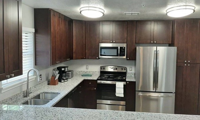 Central Oklahoma City Apartment | Private Bedroom Suite - Communal House near Integris Private
