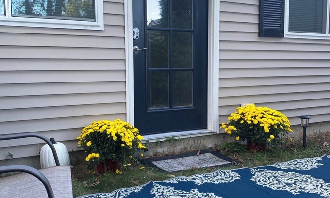 Framingham Condo | Private Cozy 1-br condo w/high ceilings, WiFi, AC in quiet N. Framingham