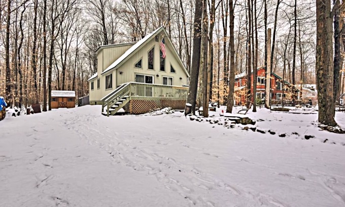 Pocono Lake Ski Chalet | Private Getaway in Gated community