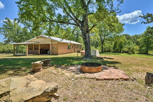 Broken Bow House | Private Hot Tub and Yard Secluded Broken Bow Home!