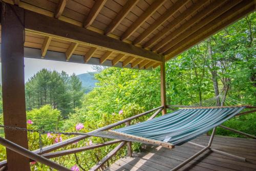 Lansing House | Private Mnt Views- Pet Friendly, Sleeps 6, Overlooks Phoenix Mnt