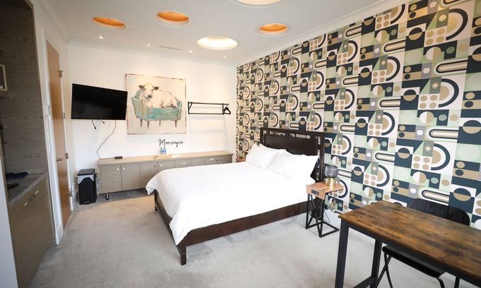 Richmond Apartment | Private Modern Suite 15min from YVR self check in