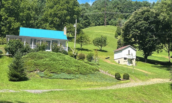 Green Mountain Cottage | Private mountain cottage on 50 pristine acres in the Blue Ridge Mountains