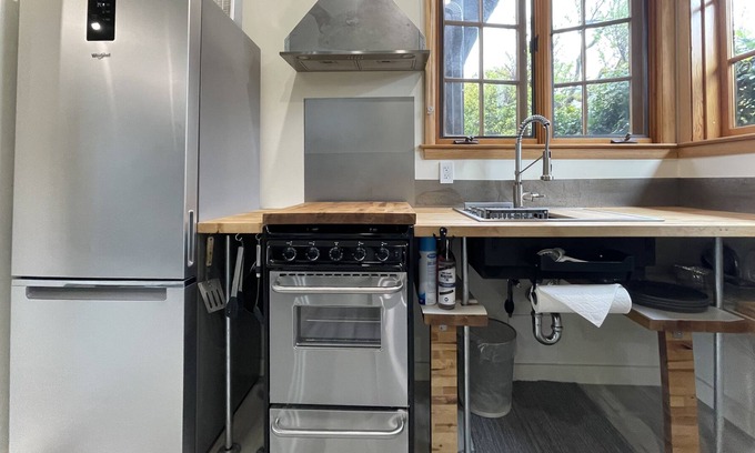 North Berkeley Apartment | Private, New, Modern Studio in Prime North Berkeley, 1 block from Bart Station