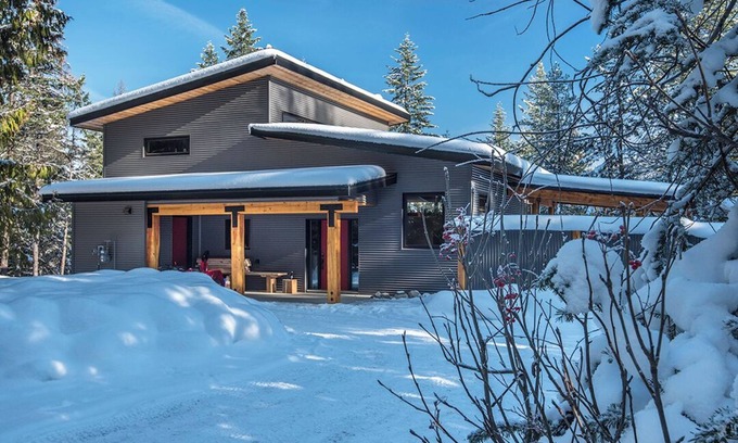 Rossland House | Private oasis with sauna and hot tub @ Red Mountain