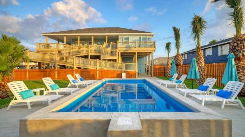 Leeward Sands House | Private Pool Game Room Golf Cart Zone Boat Parking Beacharita by AvantStay