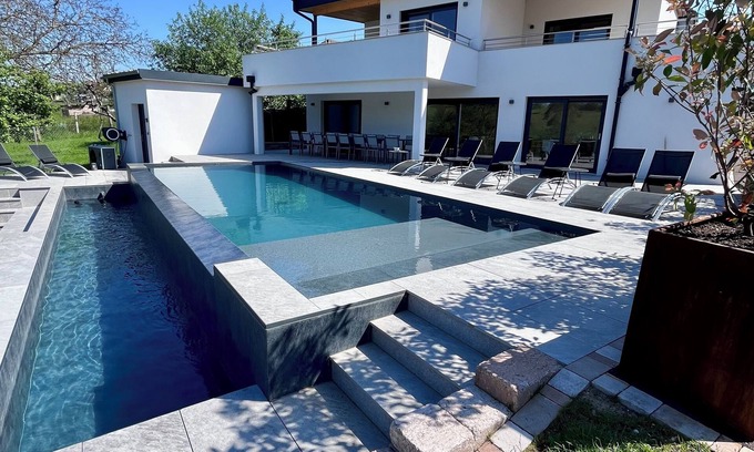 Dettwiller Villa | Private villa 230m2/Overflow pool/Jacuzzi-Sauna/Games - Pétanque Strasbourg