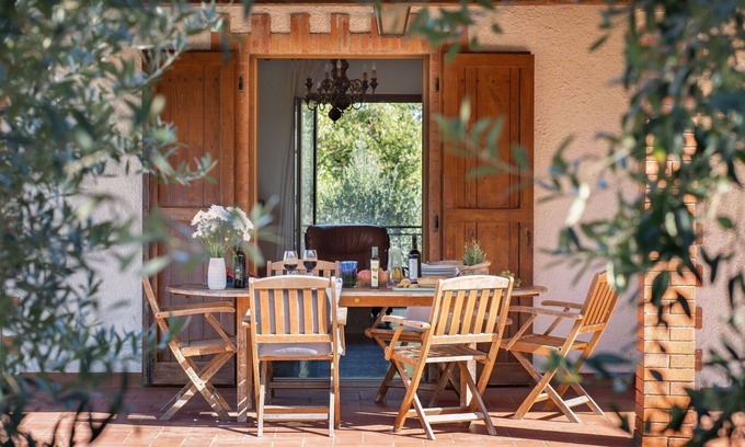 Pergine Valdarno House | Private Villa with private pool, A/C, WIFI, TV, patio, pets allowed, panoramic view, close to Arezzo