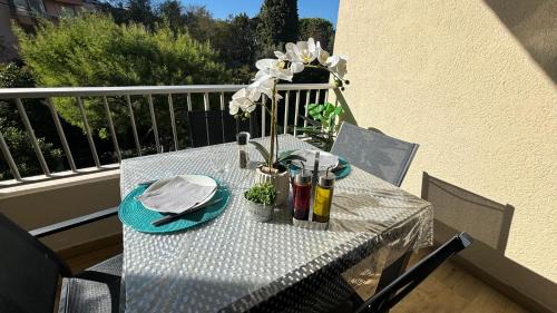 Sanary-sur-Mer Apartment | Proche Centre SANARY Studio climatisé 4 personnes