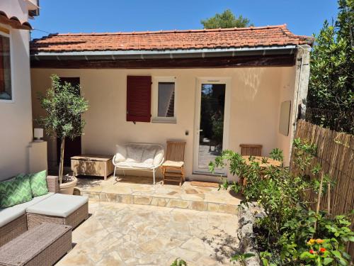 Riou - Petit Juas - Av de Grasse House | PROCHE CONGRES PLAGES CLIM