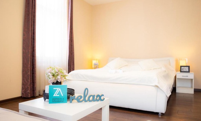 Old Town House | Promenade Inn by ZETTA