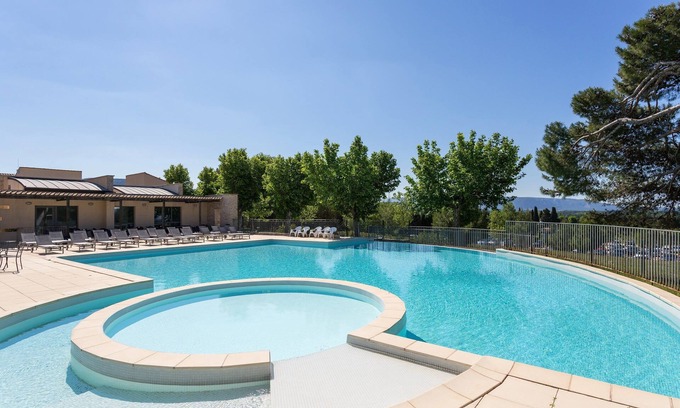 Saumane-de-Vaucluse Condo | Promotion! Appart sympa, Piscine, Proche du Golf