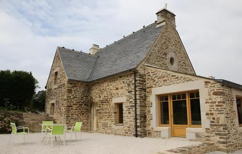 Pleyben House | Propriété De Campagne Typique