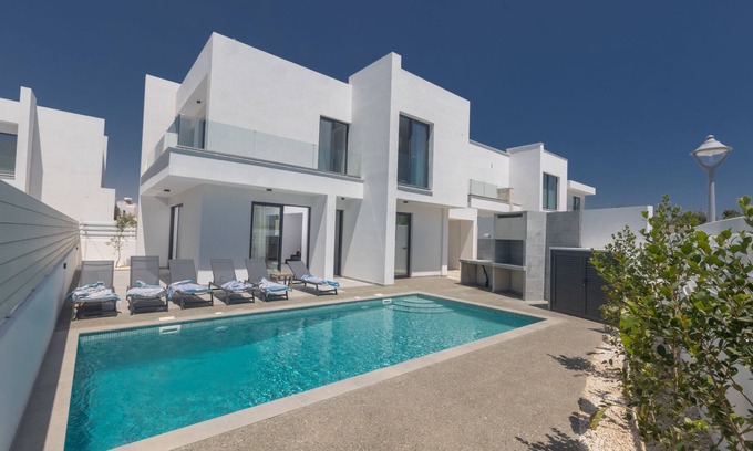 Pernera Cottage | Protaras Semeli Villa SE8 - sleeps 8 guests in 4 bedrooms